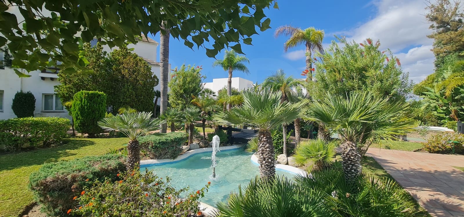 Apartamento de 1 habitación en Marbella en venta con piscina garaje - 695.000 € (Ref: 10163667)