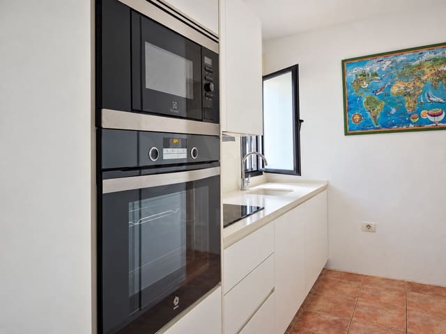 2 soveværelse Byhus til salg i Playa de las Americas, Arona med swimmingpool - € 580.000 (Ref: 10164031)