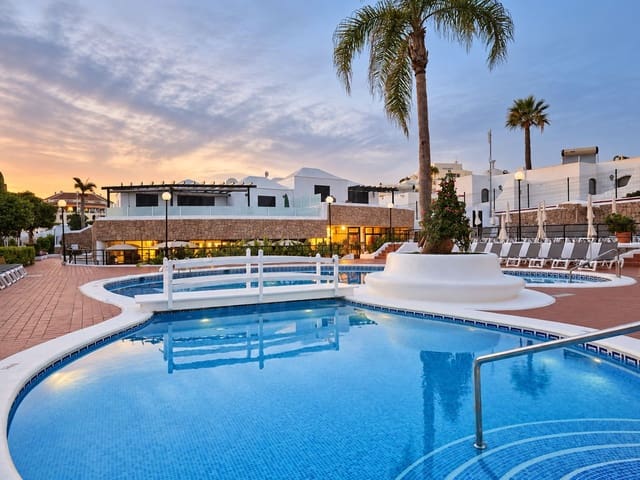 2 soveværelse Byhus til salg i Playa de las Americas, Arona med swimmingpool - € 580.000 (Ref: 10164031)
