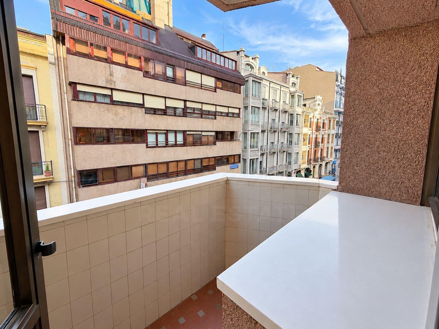 3 bedroom Apartment for sale in Leon city - € 389,000 (Ref: 10164952)