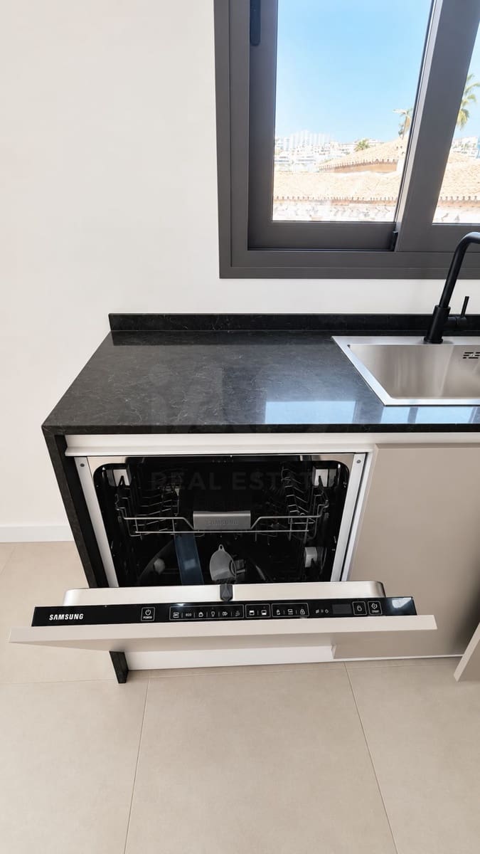 2 makuuhuone Kattohuoneisto myytävänä paikassa Estepona mukana uima-altaan 
autotalli - 470 000 € (Ref: 10164954)