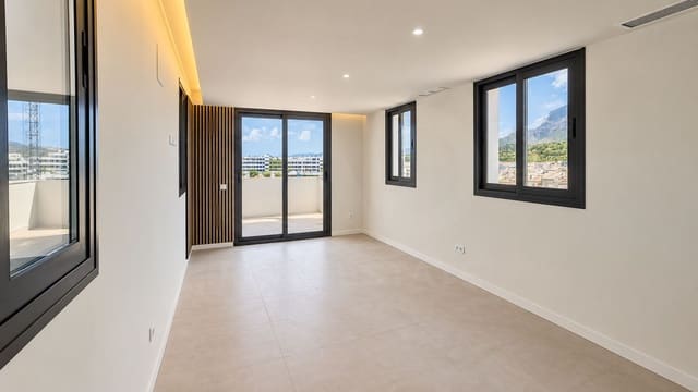 2 chambre Penthouse à vendre à Zona Calvario, Estepona avec piscine garage - 470 000 € (Ref: 10164954)