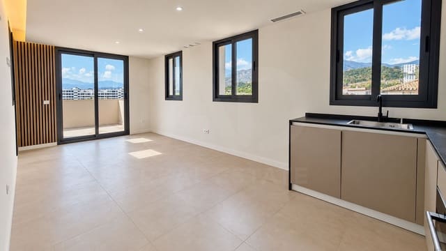 2 chambre Penthouse à vendre à Zona Calvario, Estepona avec piscine garage - 470 000 € (Ref: 10164954)
