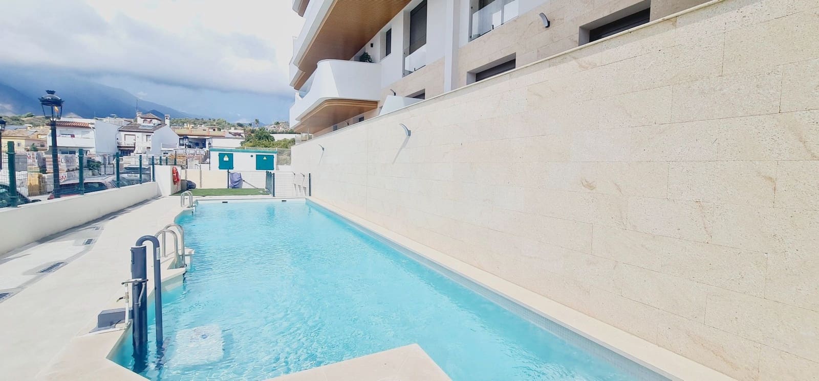 2 makuuhuone Kattohuoneisto myytävänä paikassa Estepona mukana uima-altaan 
autotalli - 470 000 € (Ref: 10164954)