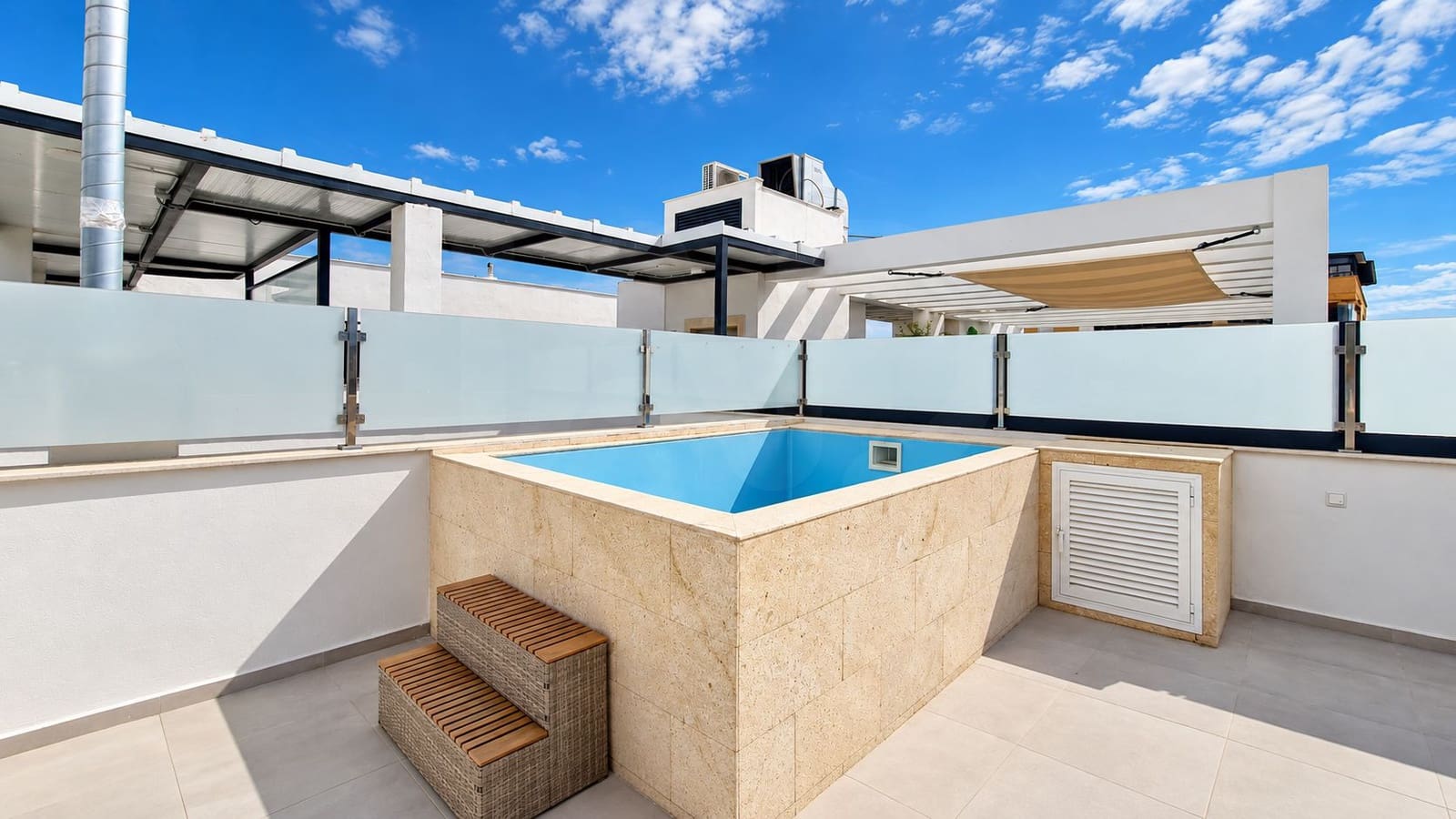 2 makuuhuone Kattohuoneisto myytävänä paikassa Estepona mukana uima-altaan 
autotalli - 470 000 € (Ref: 10164954)