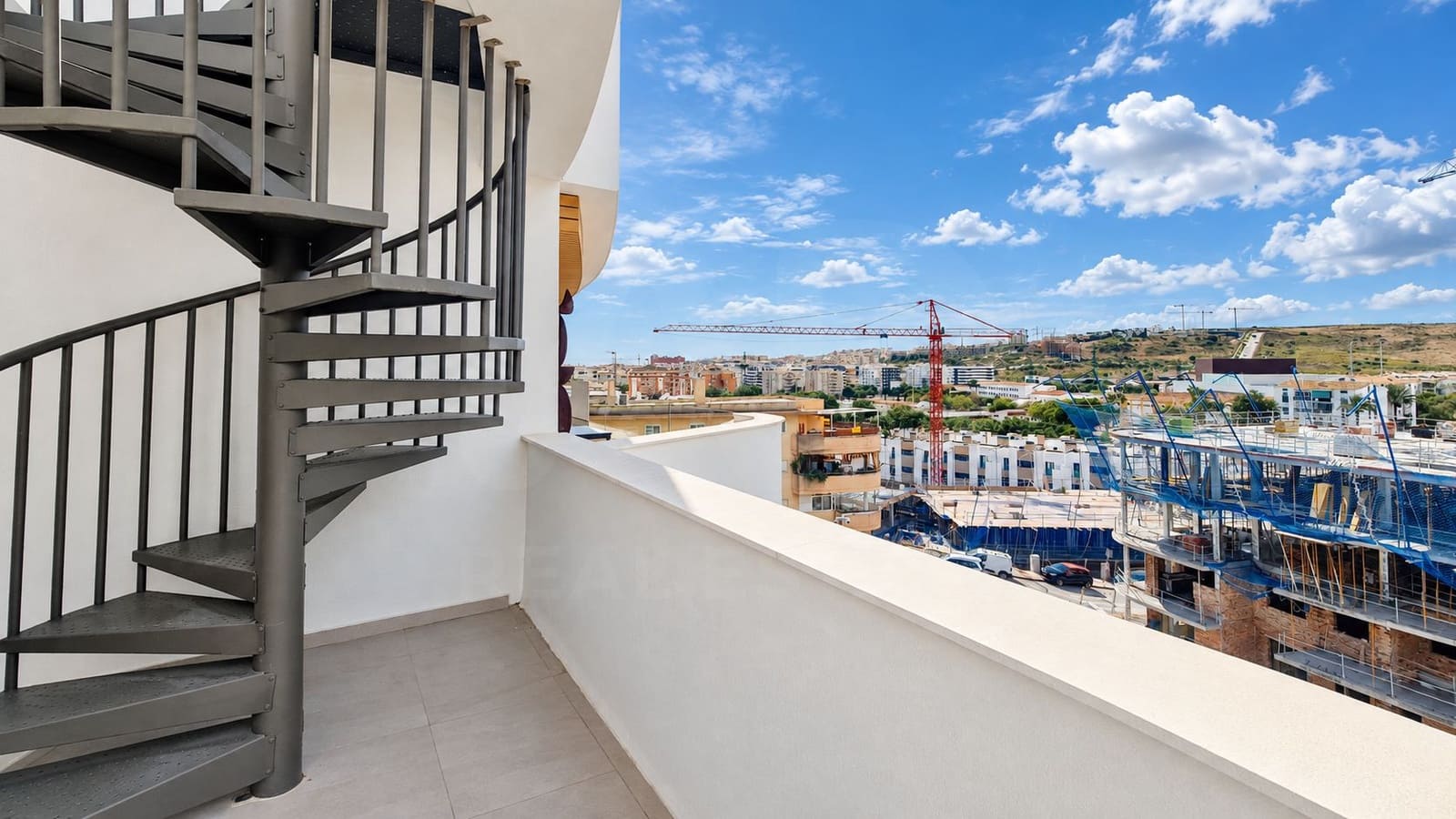 2 makuuhuone Kattohuoneisto myytävänä paikassa Estepona mukana uima-altaan 
autotalli - 470 000 € (Ref: 10164954)
