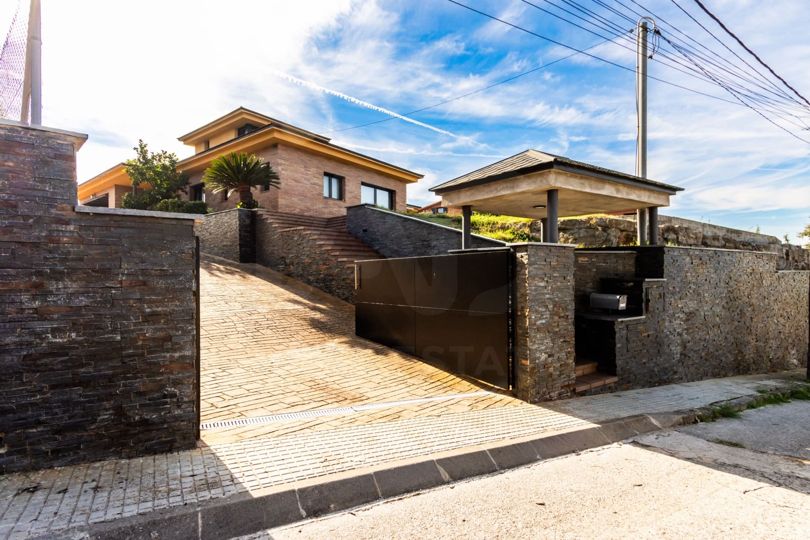 4 bedroom Villa for sale in Llica de Vall with pool garage - € 775,000 (Ref: 10164958)