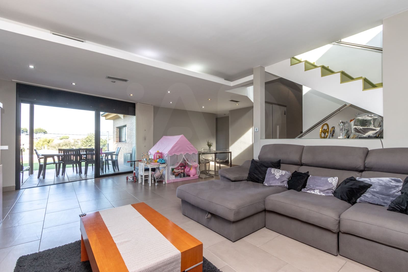 4 bedroom Villa for sale in Llica de Vall with pool garage - € 775,000 (Ref: 10164958)