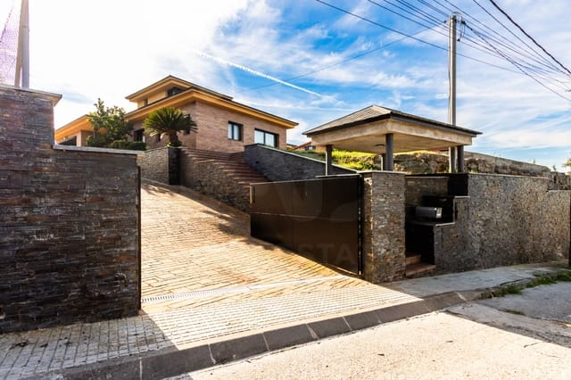 4 slaapkamer Villa te koop in Lliçà de Vall met zwembad garage - € 775.000 (Ref: 10164958)