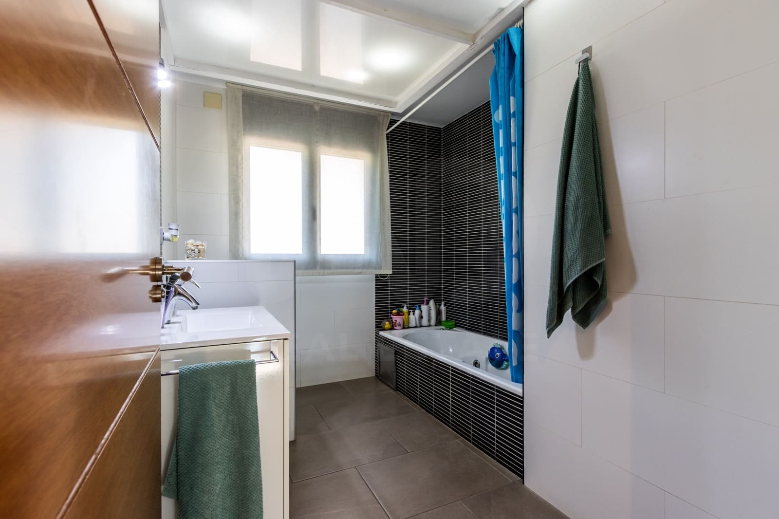 4 bedroom Villa for sale in Llica de Vall with pool garage - € 775,000 (Ref: 10164958)