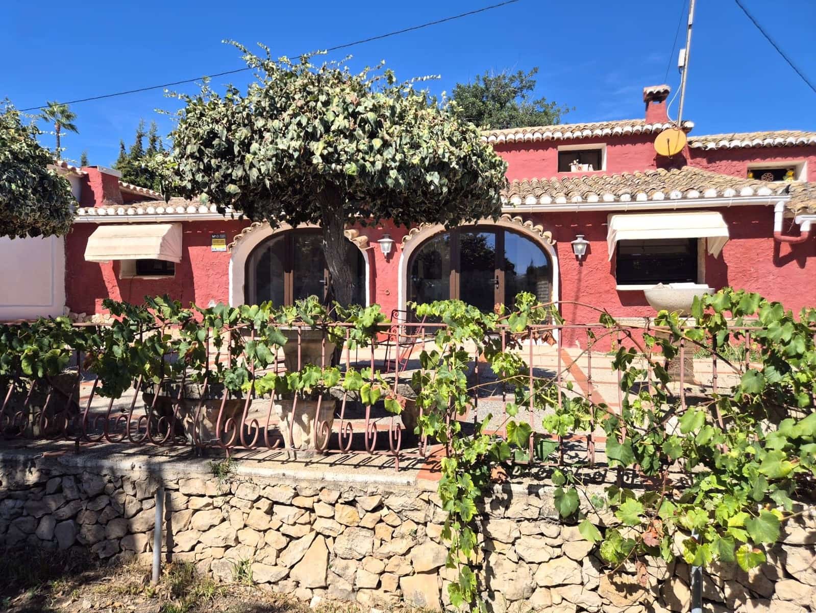 4 bedroom Villa for sale in Teulada with pool - € 799,000 (Ref: 10164959)