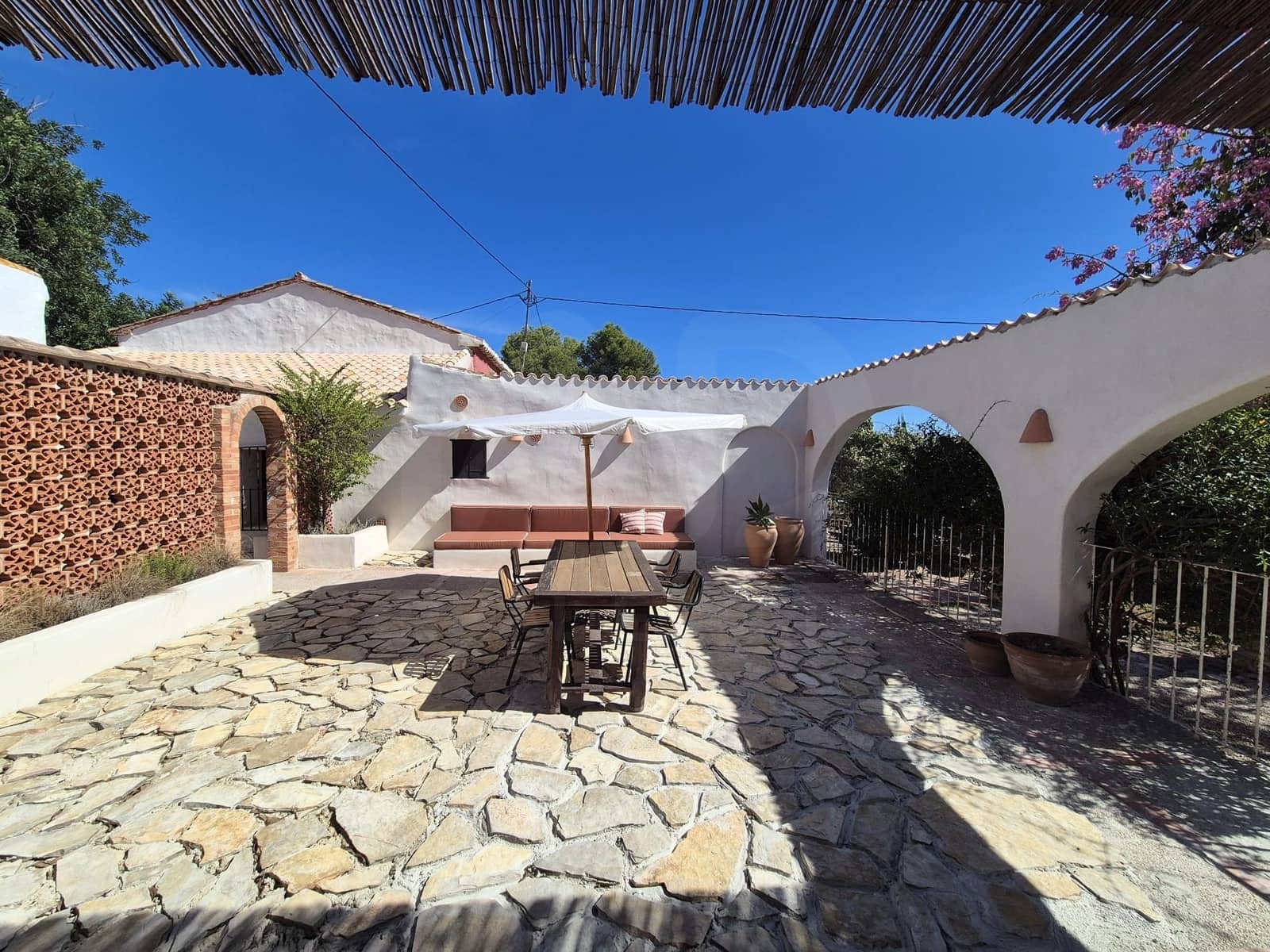 4 bedroom Villa for sale in Teulada with pool - € 799,000 (Ref: 10164959)