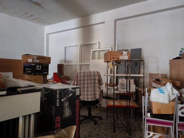 Erhverv til salg i Valencia by - € 95.000 (Ref: 10165577)