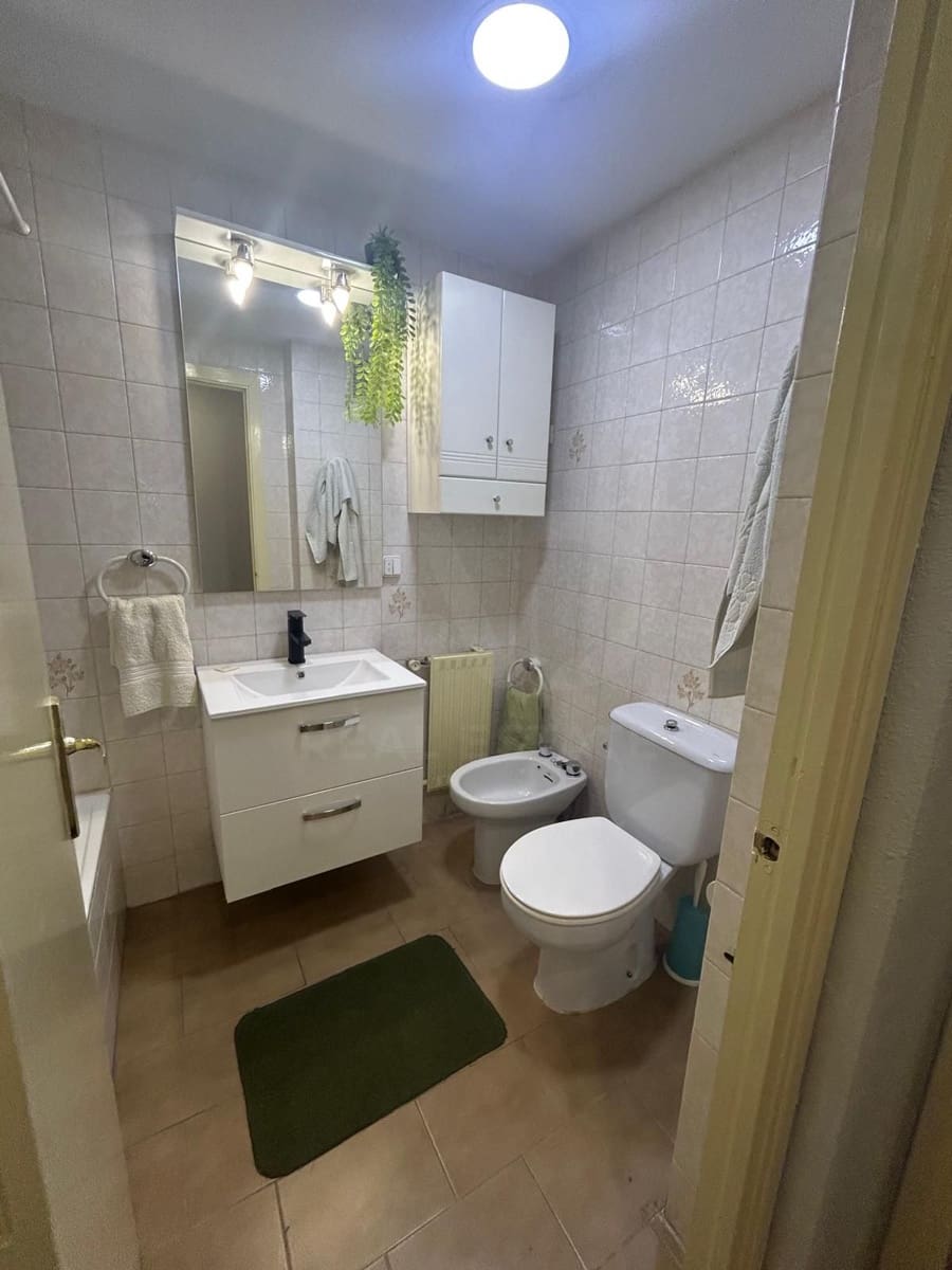 4 camera da letto Appartamento da affittare in Leon citta - 950 € (Rif: 10165578)