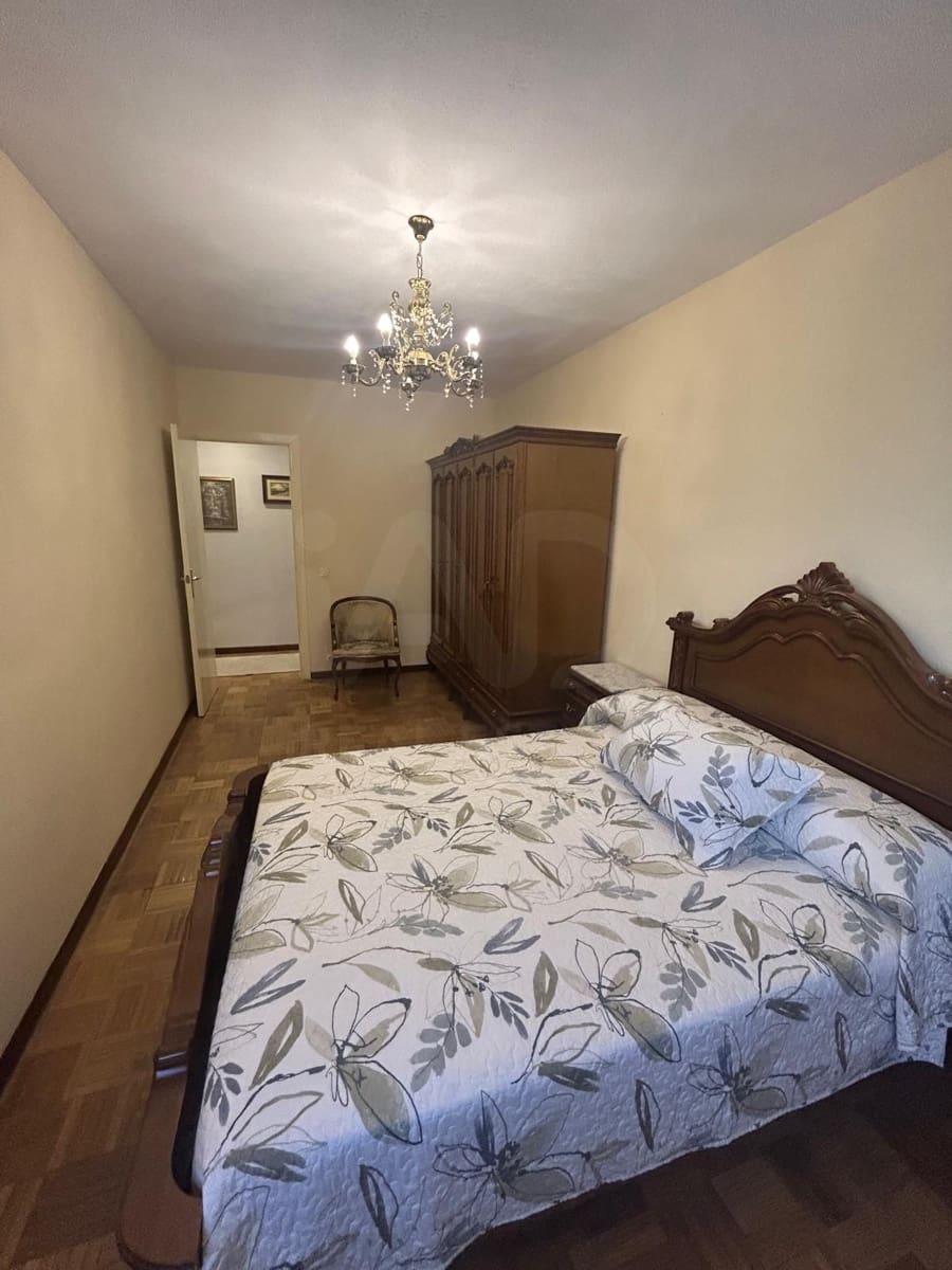 4 camera da letto Appartamento da affittare in Leon citta - 950 € (Rif: 10165578)