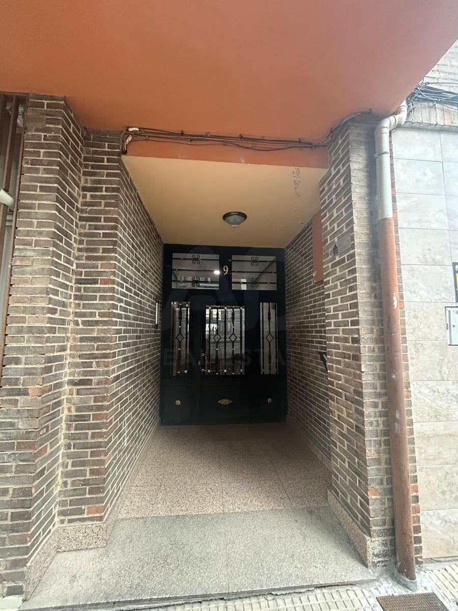 4 camera da letto Appartamento da affittare in Leon citta - 950 € (Rif: 10165578)