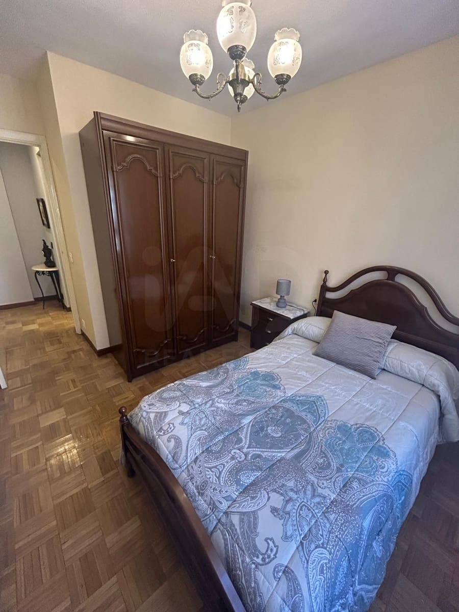 4 camera da letto Appartamento da affittare in Leon citta - 950 € (Rif: 10165578)