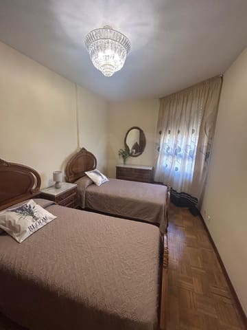 4 Zimmer Apartment zu vermieten in León Stadt - 950 € (Ref: 10165578)
