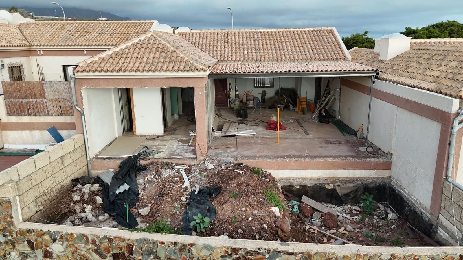 3 bedroom Villa for sale in Adeje with pool garage - € 500,000 (Ref: 10165976)