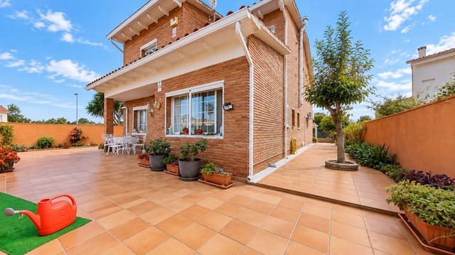 6 slaapkamer Villa te koop in Roda de Barà - € 545.000 (Ref: 10165977)