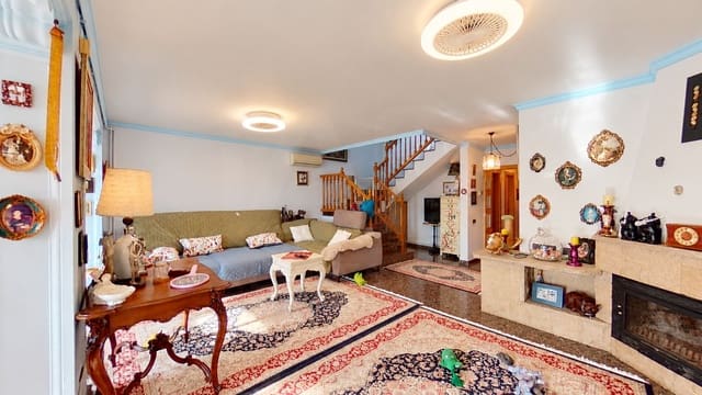 6 slaapkamer Villa te koop in Roda de Barà - € 545.000 (Ref: 10165977)