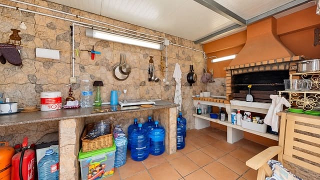 6 slaapkamer Villa te koop in Roda de Barà - € 545.000 (Ref: 10165977)