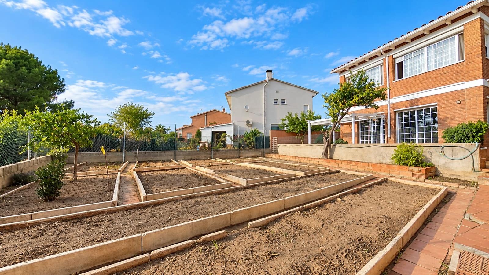 6 bedroom Villa for sale in Roda de Bara - € 545,000 (Ref: 10165977)