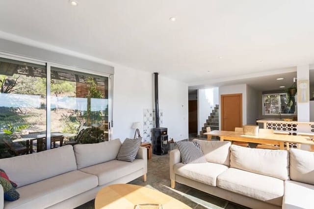 5 bedroom Villa for sale in Costa de Madrid, San Martín de Valdeiglesias with pool garage - € 359,000 (Ref: 10165983)