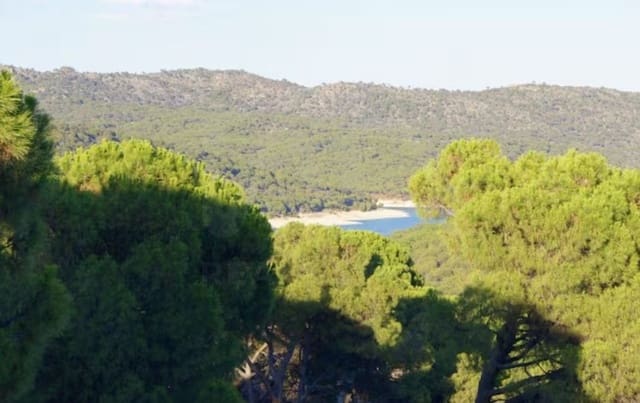 5 bedroom Villa for sale in Costa de Madrid, San Martín de Valdeiglesias with pool garage - € 359,000 (Ref: 10165983)