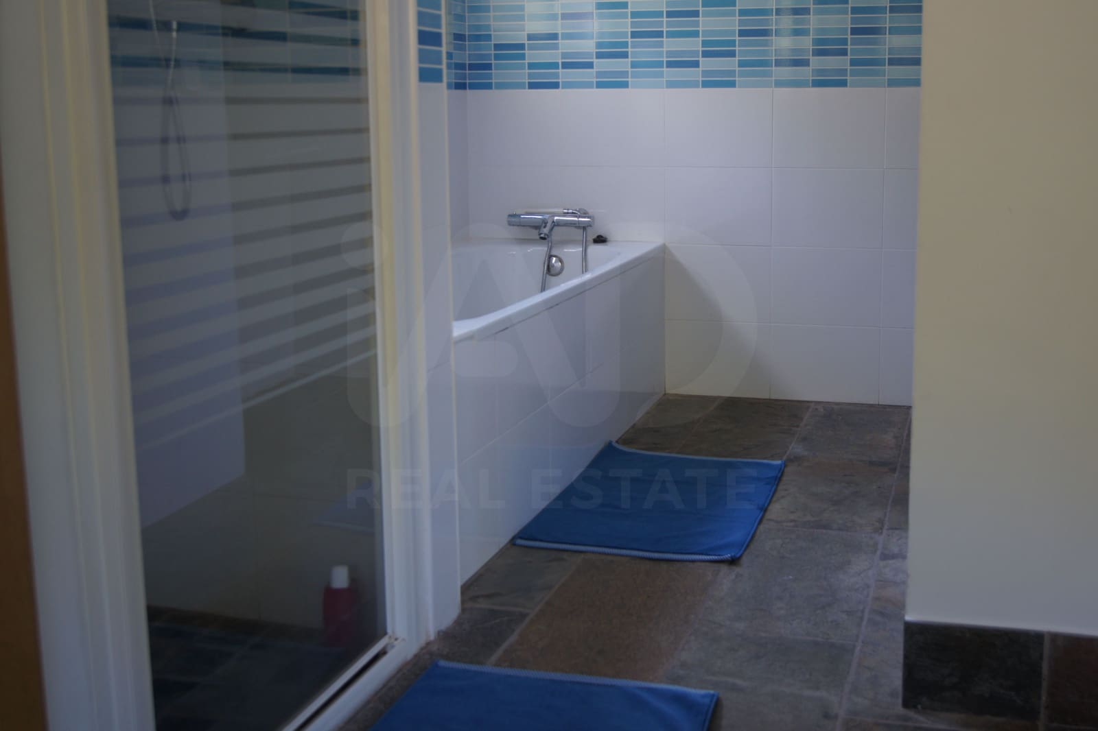 5 bedroom Villa for sale in San Martin de Valdeiglesias with pool garage - € 359,000 (Ref: 10165983)