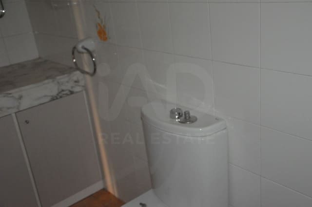 6 bedroom Apartment for rent in Tarragona city with garage - € 1,000 (Ref: 10165994)