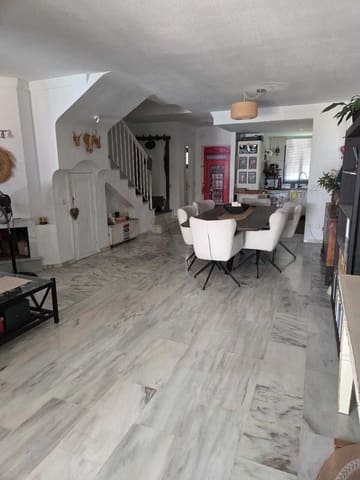 4 soveværelse Rækkehus til salg i Bel-Air, Estepona med swimmingpool - € 550.000 (Ref: 10167560)