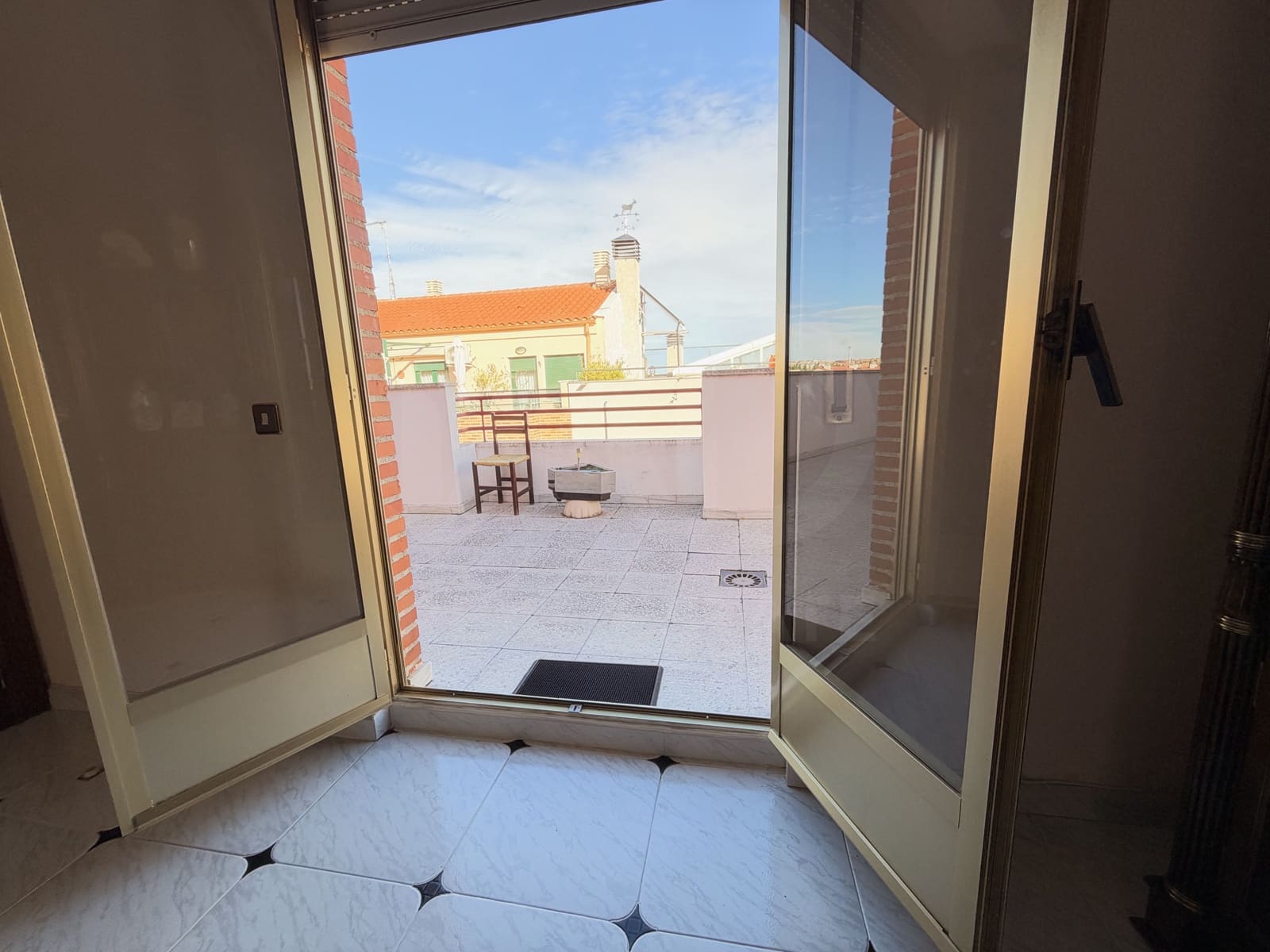 3 slaapkamer Penthouse te koop in Salamanca stad met garage - € 140.000 (Ref: 10167563)