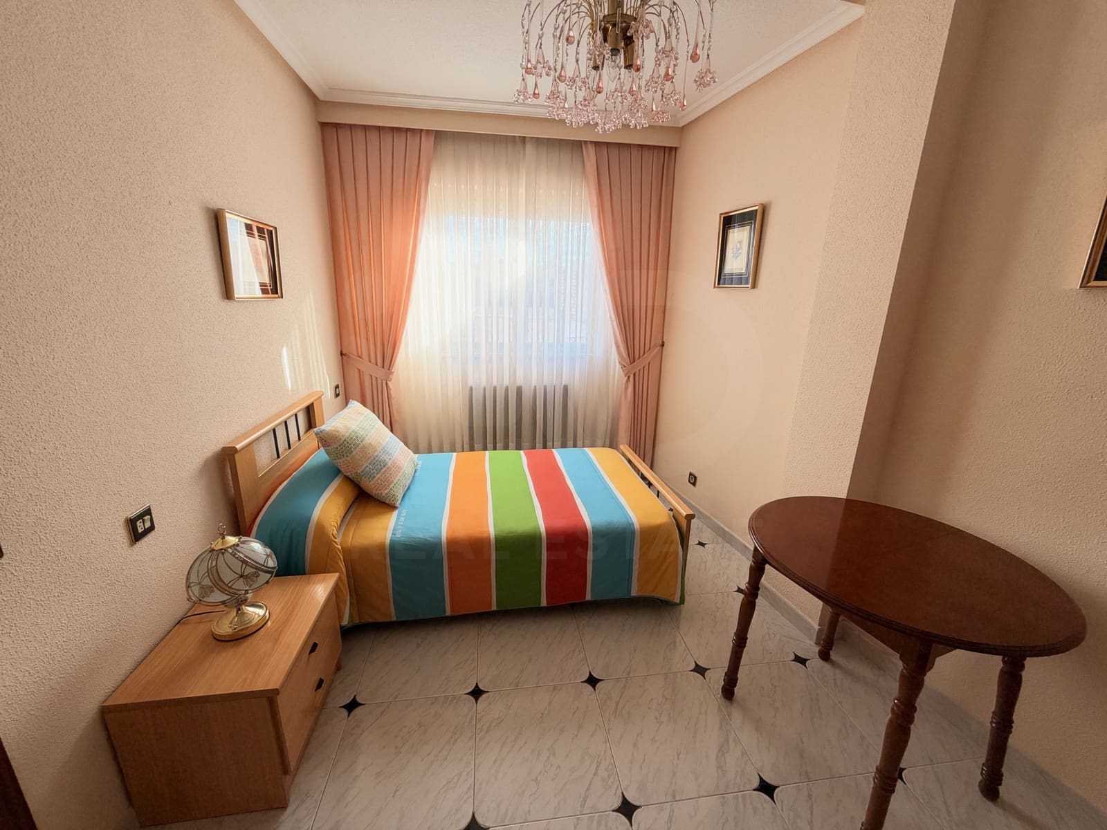 3 bedroom Penthouse for sale in Salamanca city with garage - € 140,000 (Ref: 10167563)