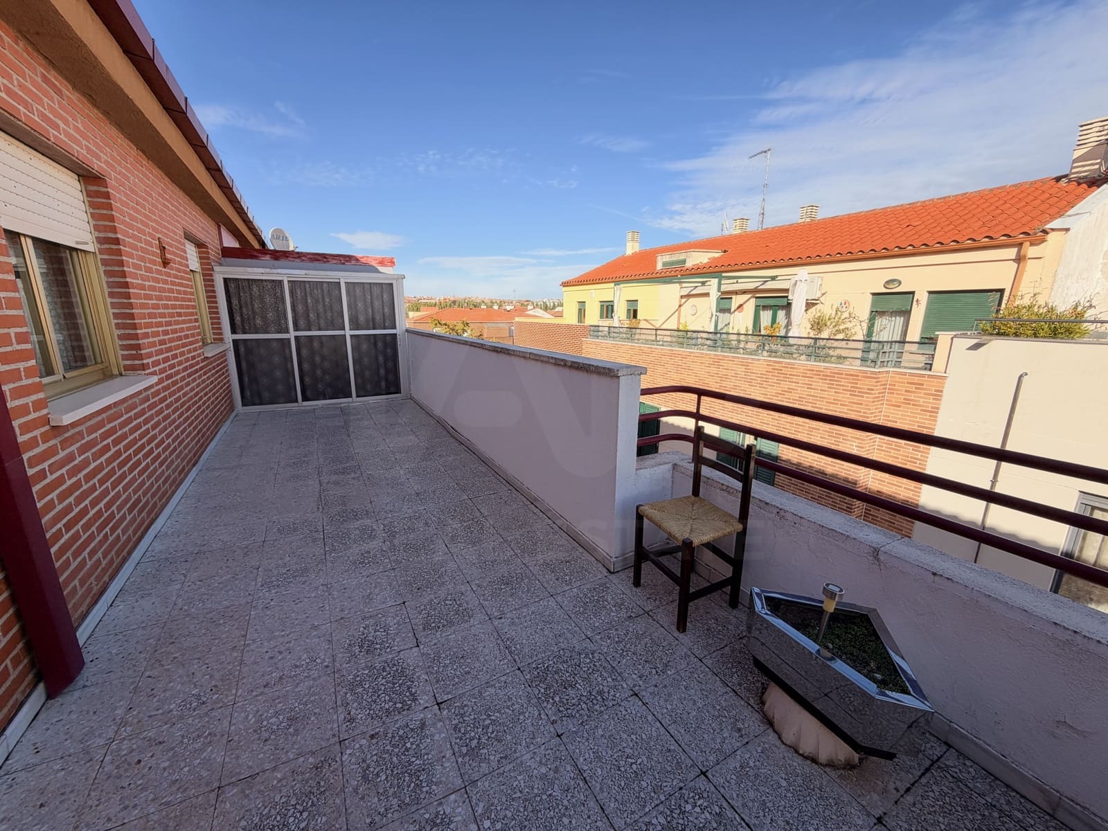 3 bedroom Penthouse for sale in Salamanca city with garage - € 140,000 (Ref: 10167563)