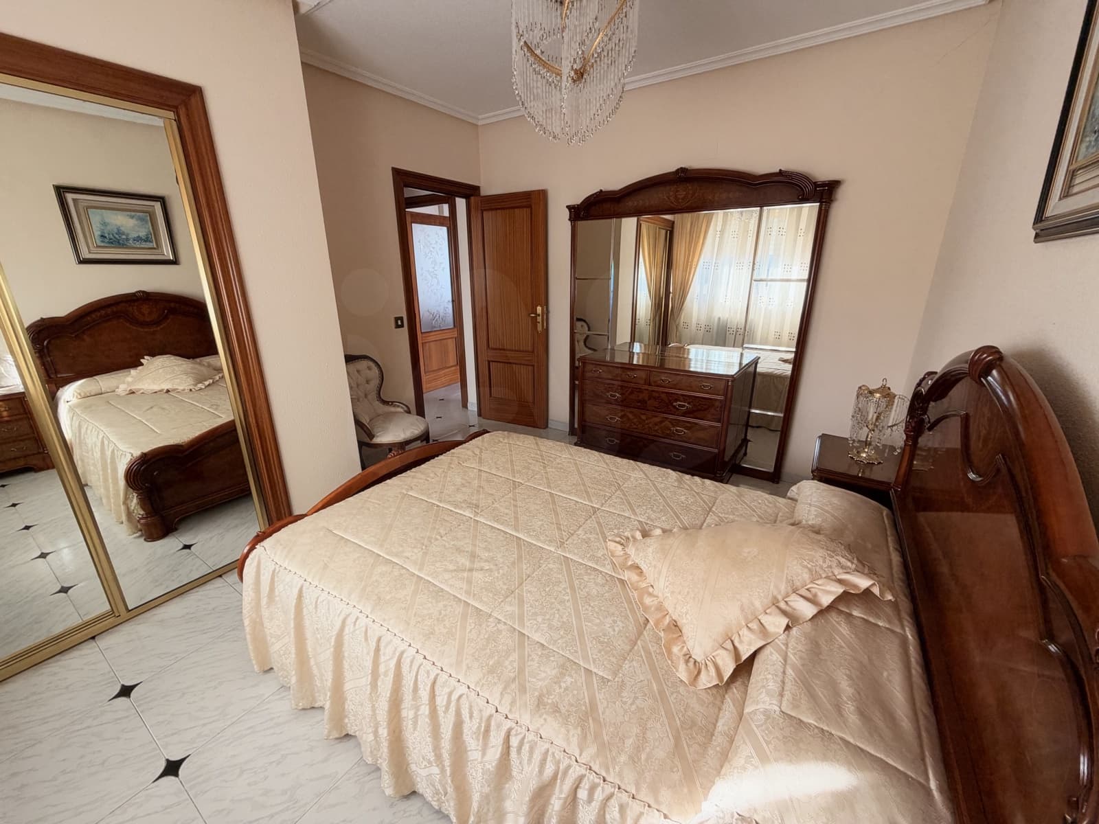 3 bedroom Penthouse for sale in Salamanca city with garage - € 140,000 (Ref: 10167563)