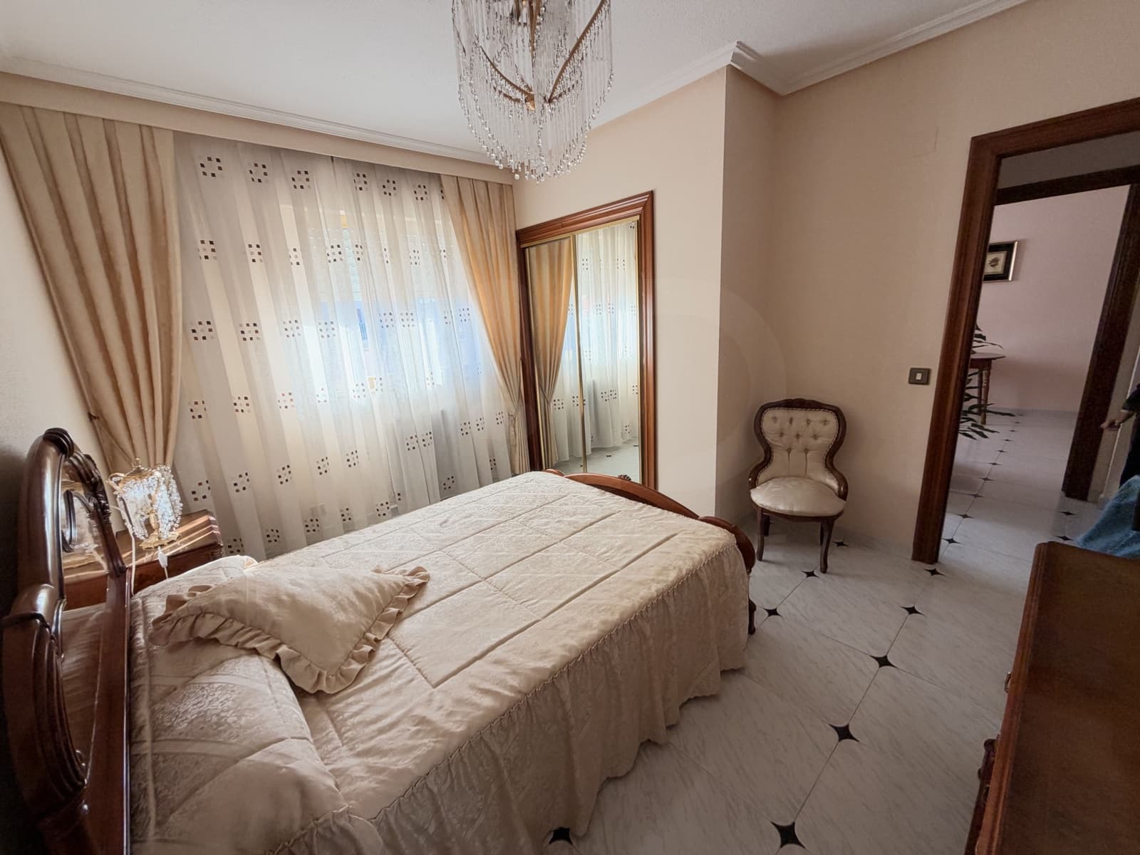 3 bedroom Penthouse for sale in Salamanca city with garage - € 140,000 (Ref: 10167563)