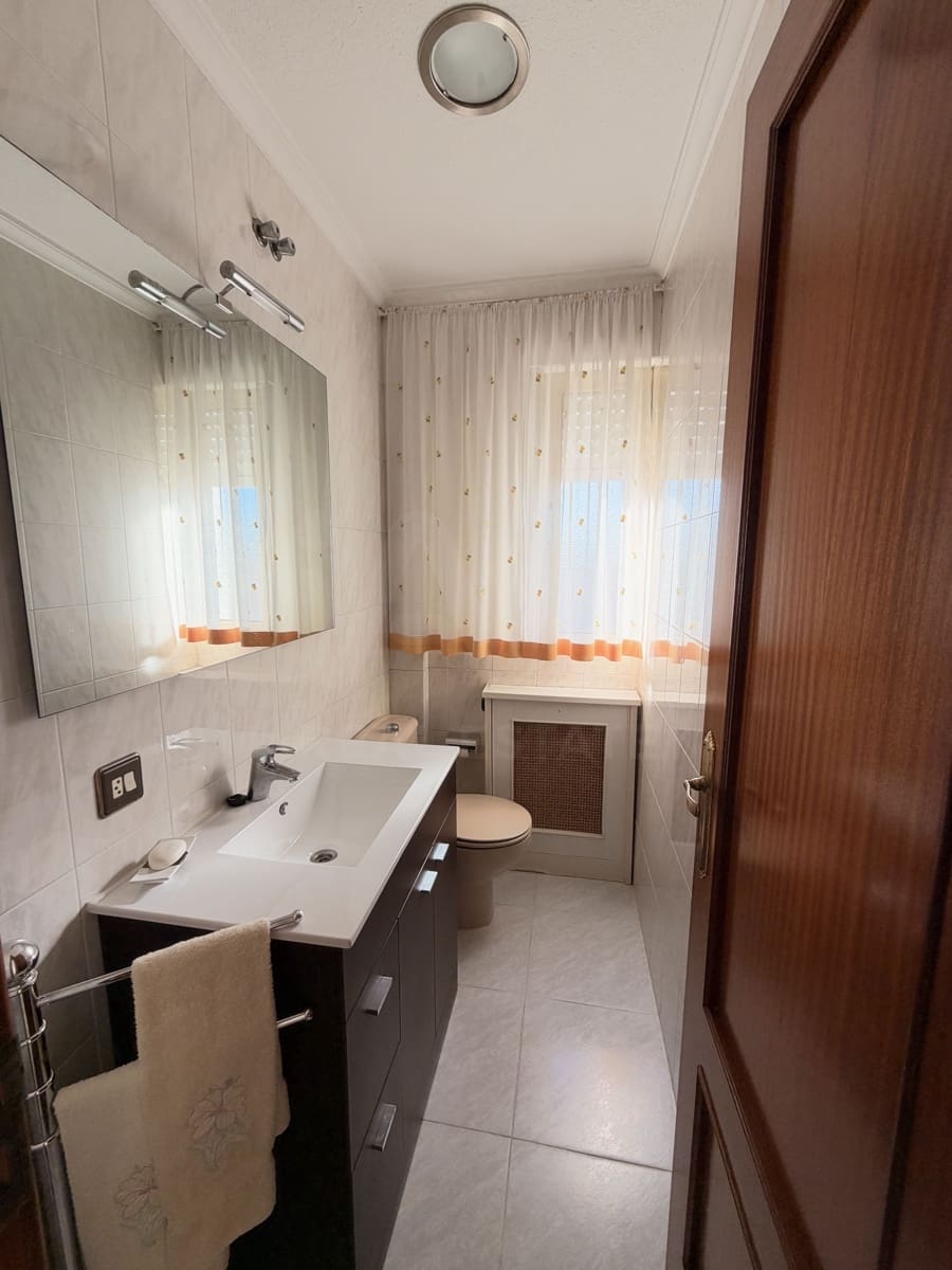 3 bedroom Penthouse for sale in Salamanca city with garage - € 140,000 (Ref: 10167563)