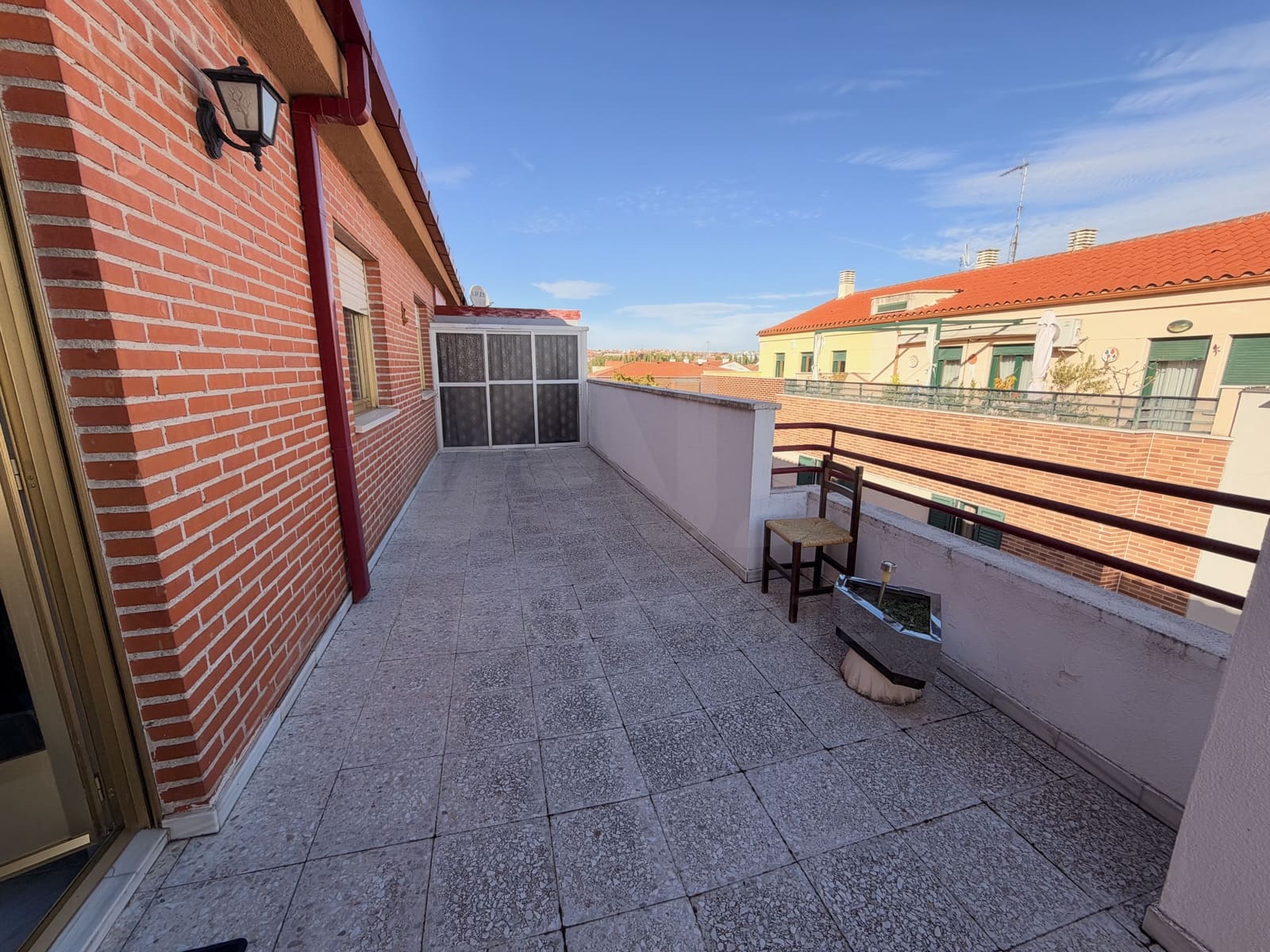 3 bedroom Penthouse for sale in Salamanca city with garage - € 140,000 (Ref: 10167563)