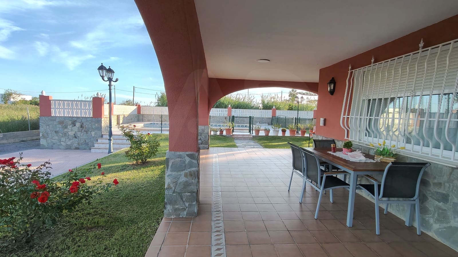 5 bedroom Villa for sale in El Grau de Castello with pool garage - € 405,000 (Ref: 10167565)