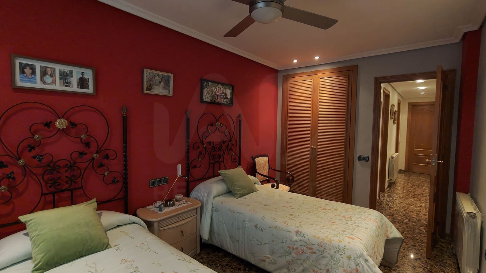 5 bedroom Villa for sale in El Grau de Castello with pool garage - € 405,000 (Ref: 10167565)