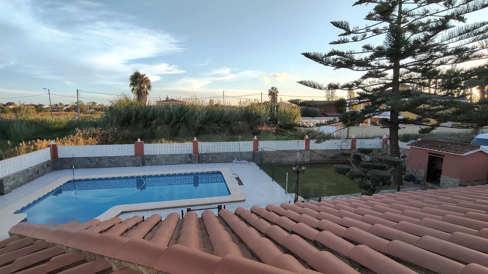 5 bedroom Villa for sale in El Grau de Castello with pool garage - € 405,000 (Ref: 10167565)