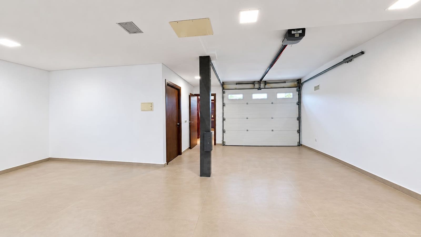5 bedroom Townhouse for sale in Chiclana de la Frontera with pool garage - € 890,000 (Ref: 10167568)