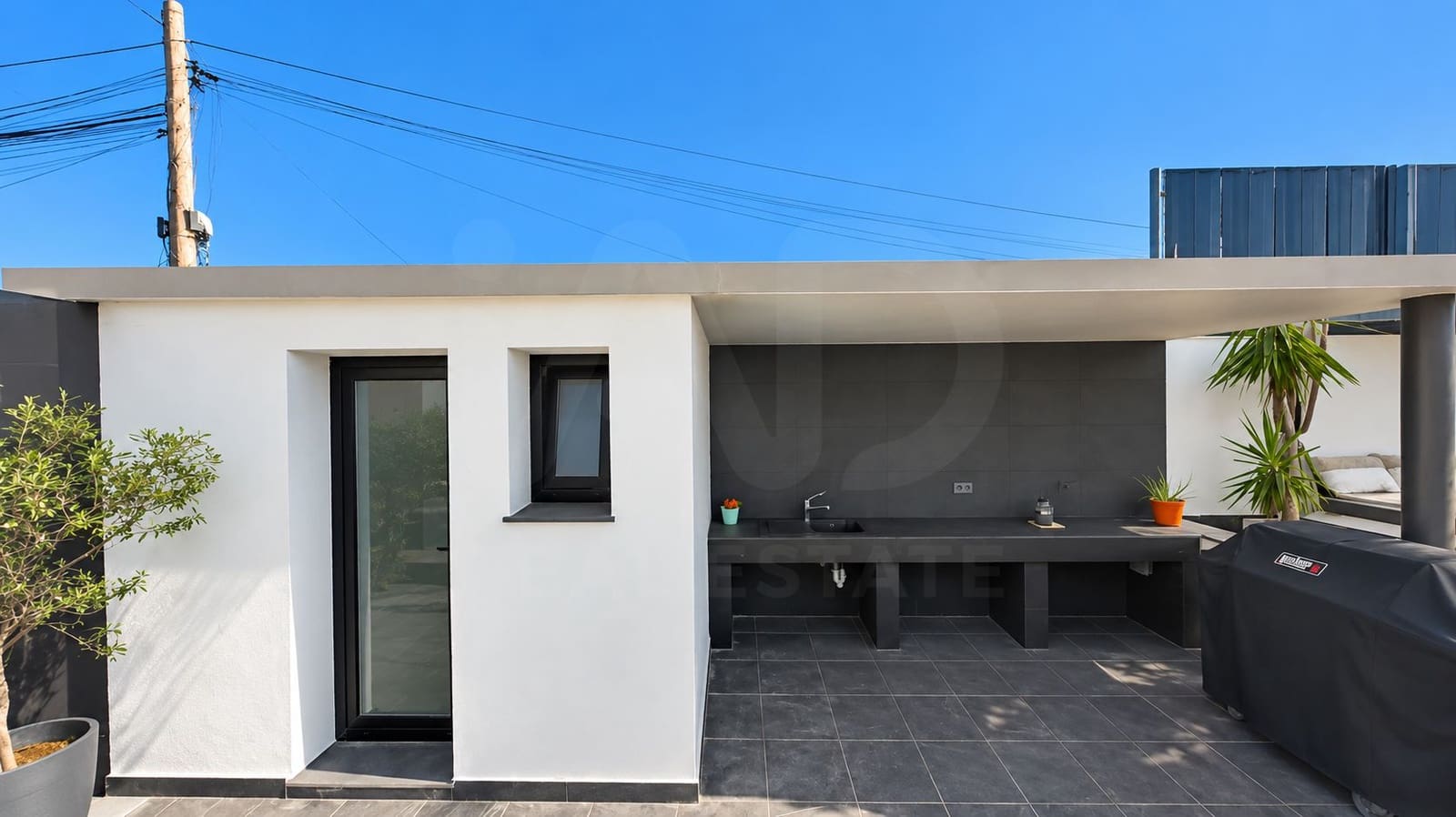 5 bedroom Townhouse for sale in Chiclana de la Frontera with pool garage - € 890,000 (Ref: 10167568)