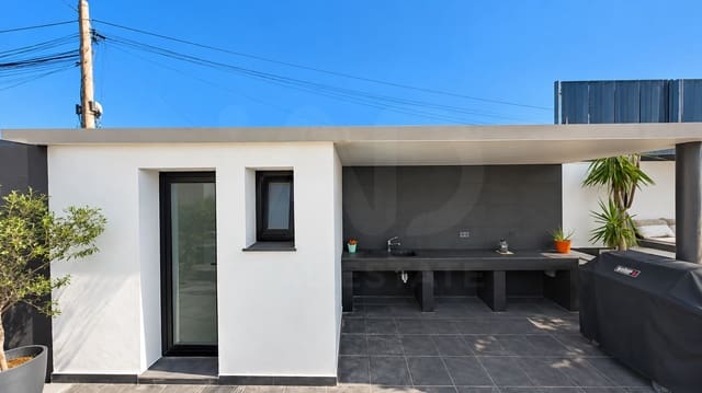 5 makuuhuone Omakotitalo myytävänä paikassa Chiclana de la Frontera mukana uima-altaan 
autotalli - 890 000 € (Ref: 10167568)