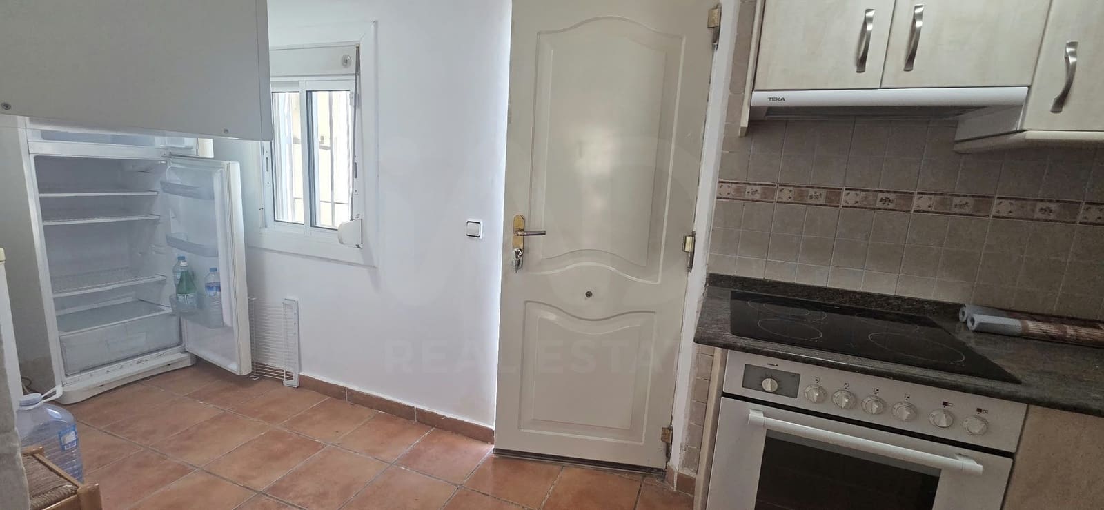 3 bedroom Villa for rent in Vilanova i la Geltru - € 900 (Ref: 10167574)
