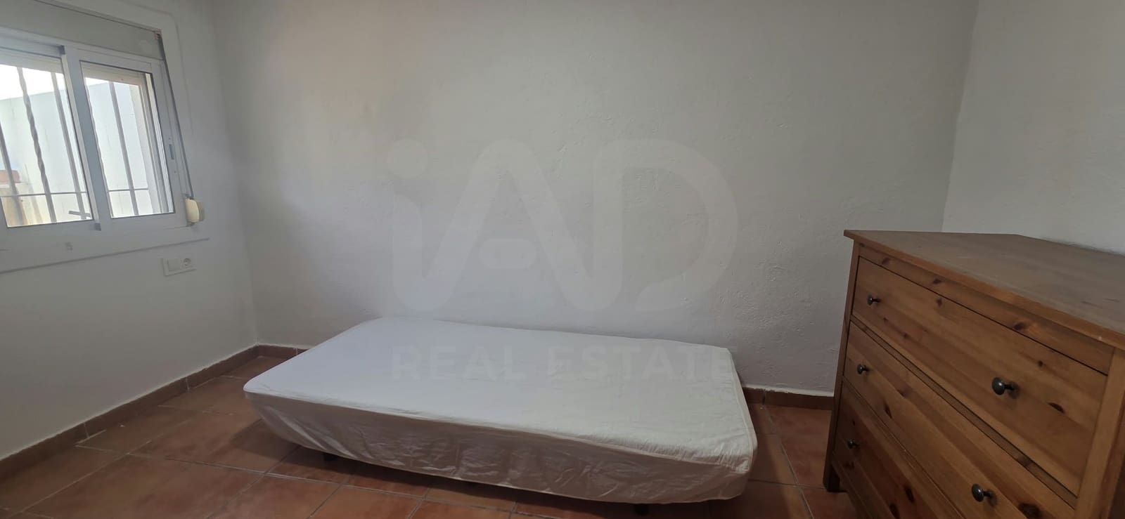 3 bedroom Villa for rent in Vilanova i la Geltru - € 900 (Ref: 10167574)