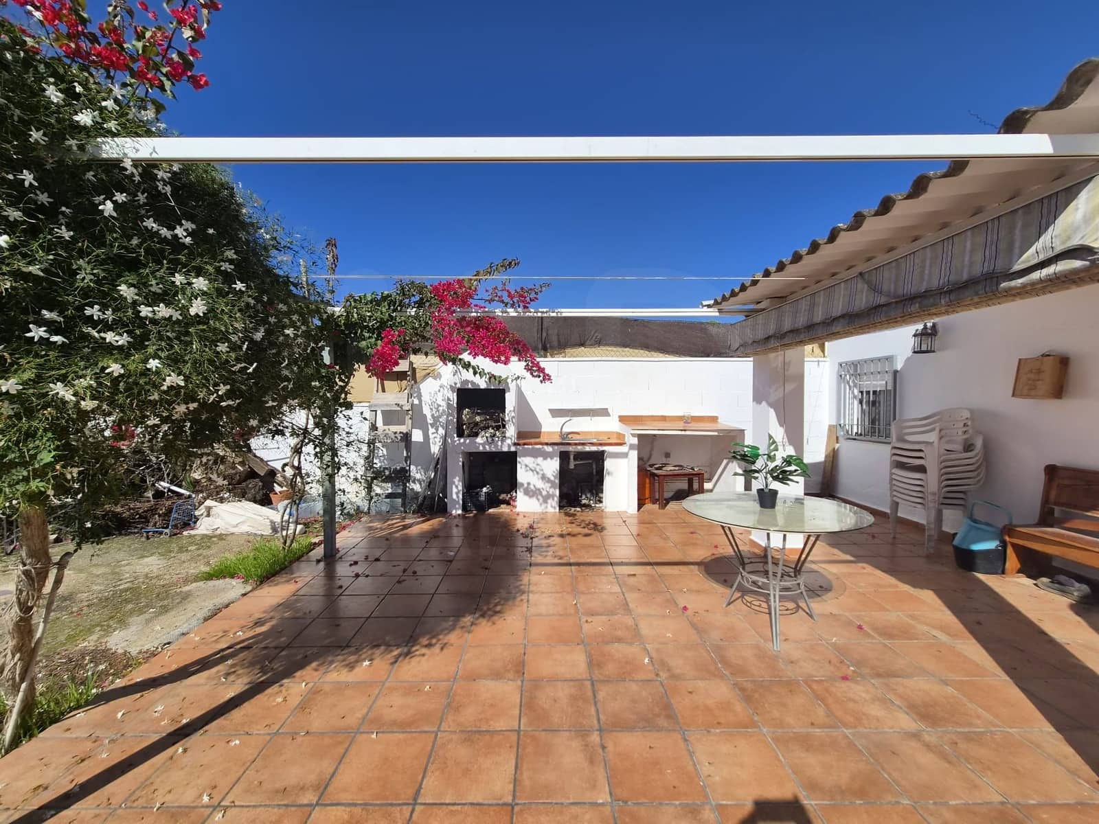 3 bedroom Villa for rent in Vilanova i la Geltru - € 900 (Ref: 10167574)