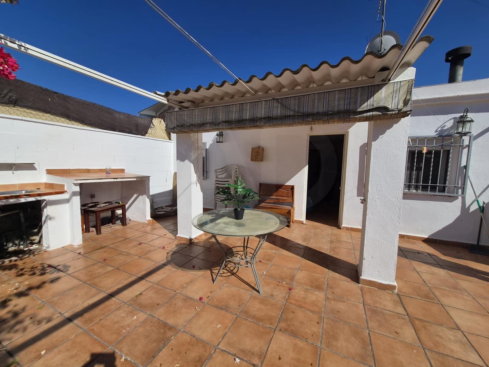 3 bedroom Villa for rent in Vilanova i la Geltru - € 900 (Ref: 10167574)