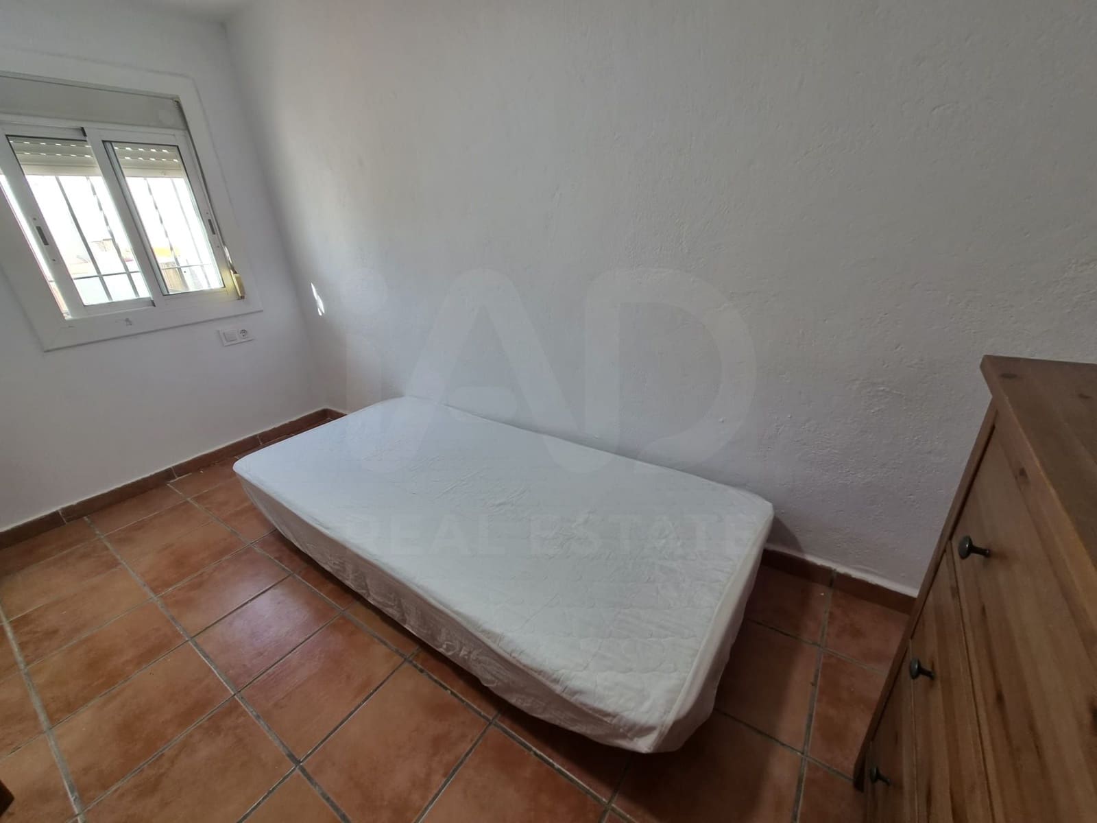 3 bedroom Villa for rent in Vilanova i la Geltru - € 900 (Ref: 10167574)
